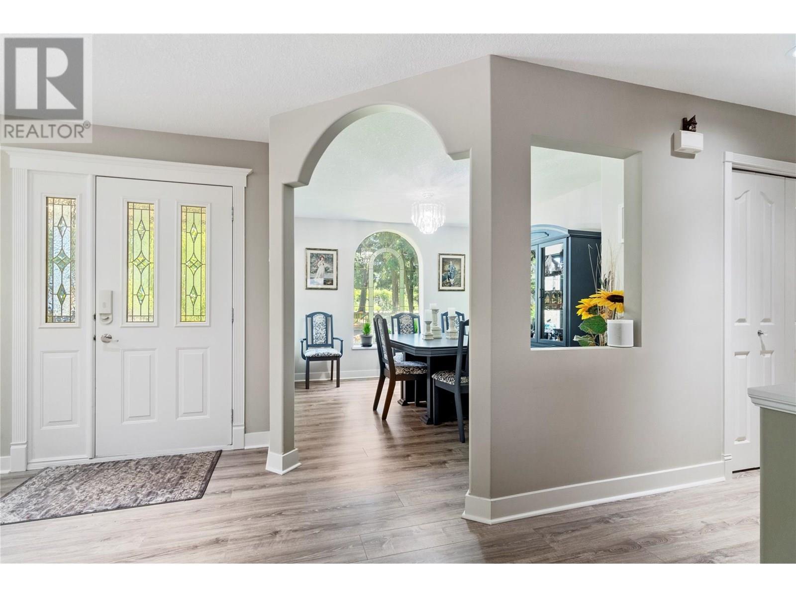 1047 Wharf Road. Scotch Creek, British Columbia