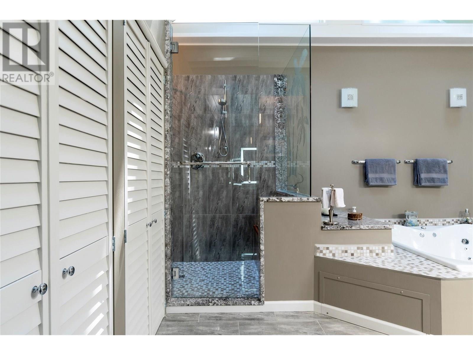 1047 Wharf Road. Scotch Creek, British Columbia