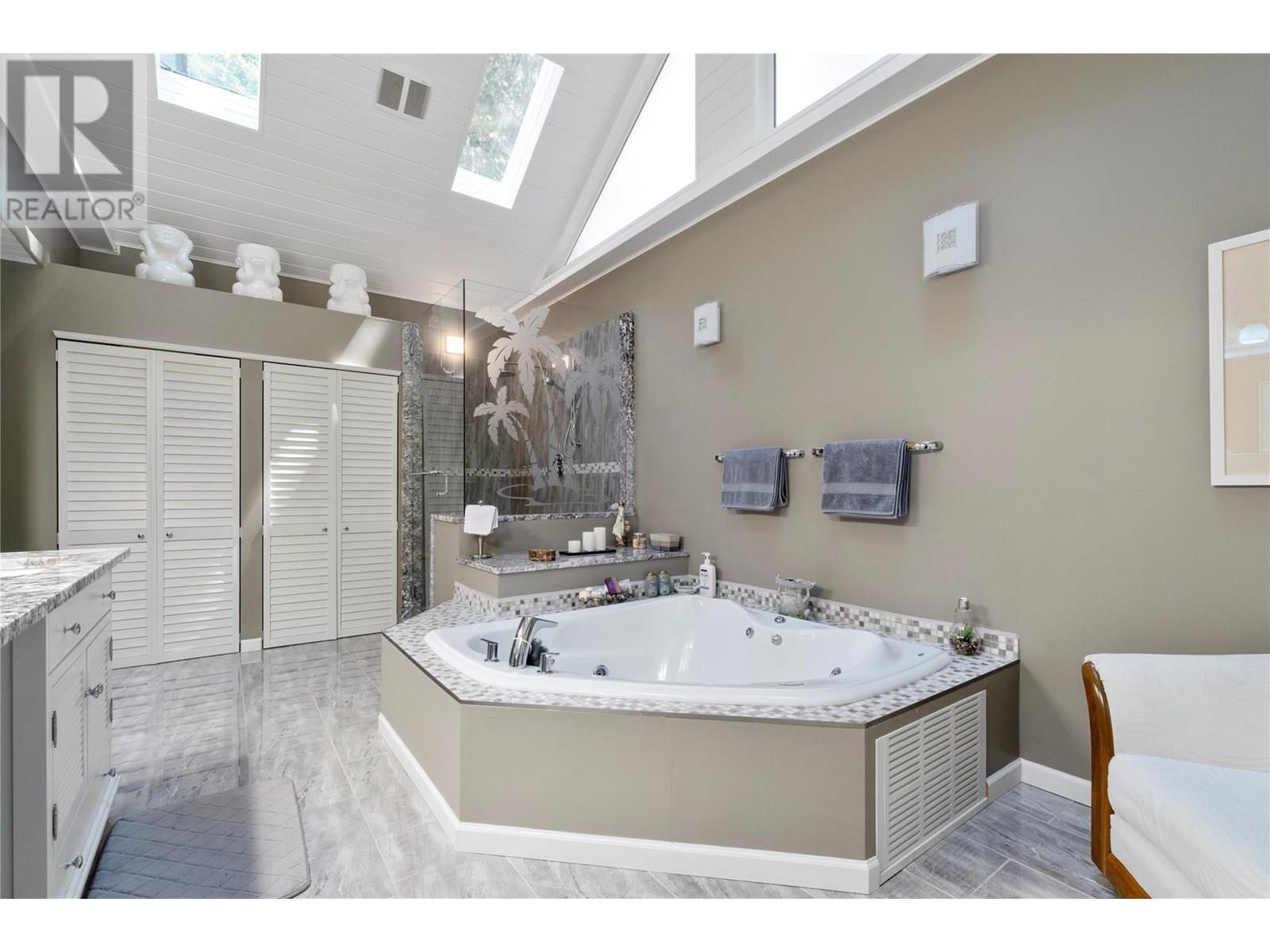 1047 Wharf Road. Scotch Creek, British Columbia