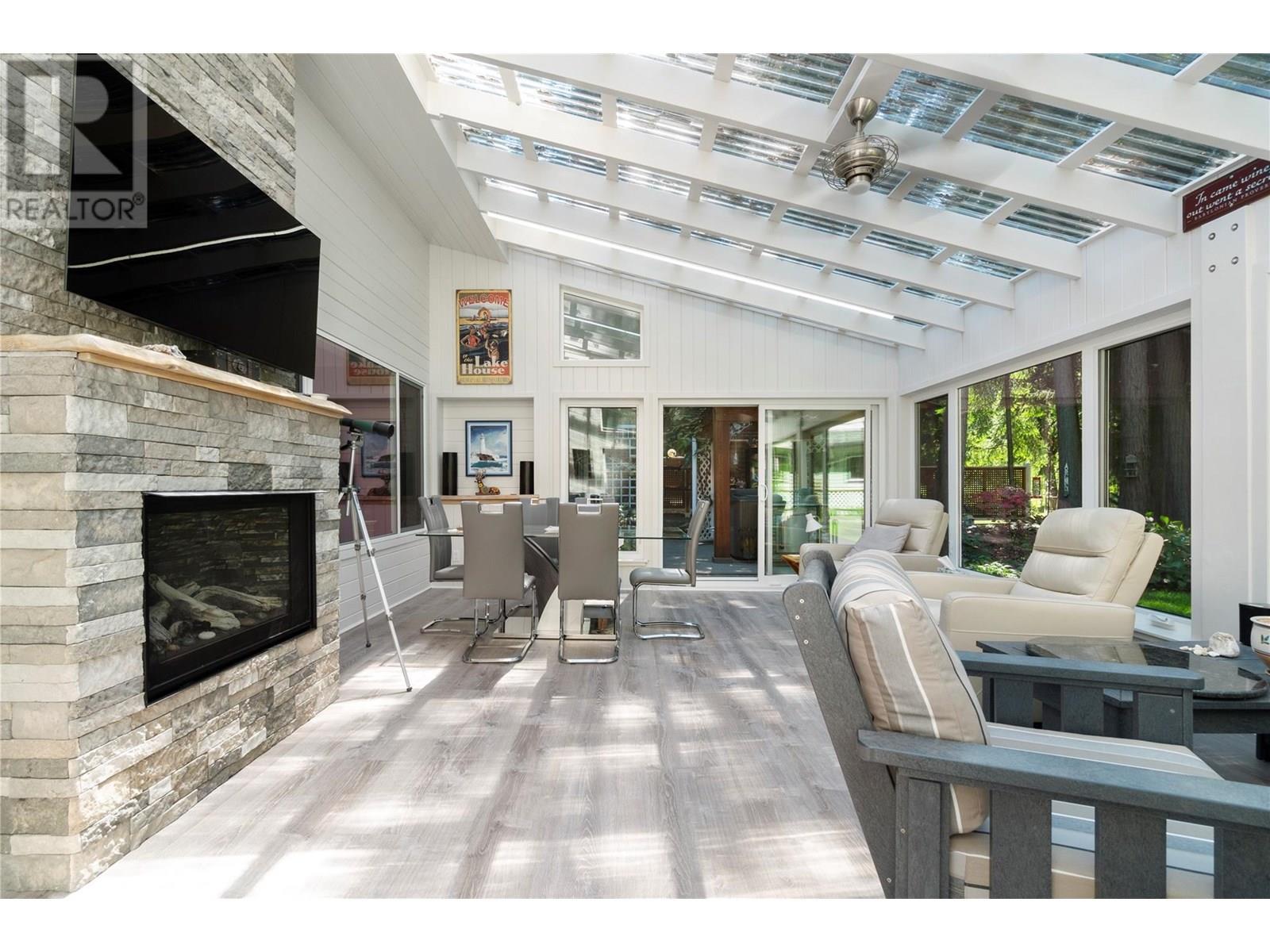 1047 Wharf Road. Scotch Creek, British Columbia