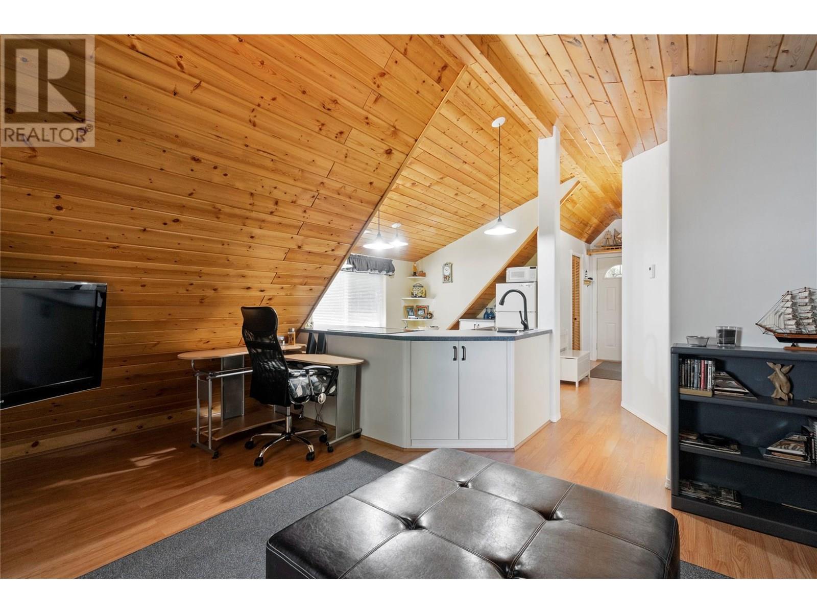 1047 Wharf Road. Scotch Creek, British Columbia