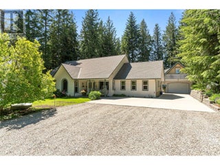 1047 Wharf Road. Scotch Creek, British Columbia