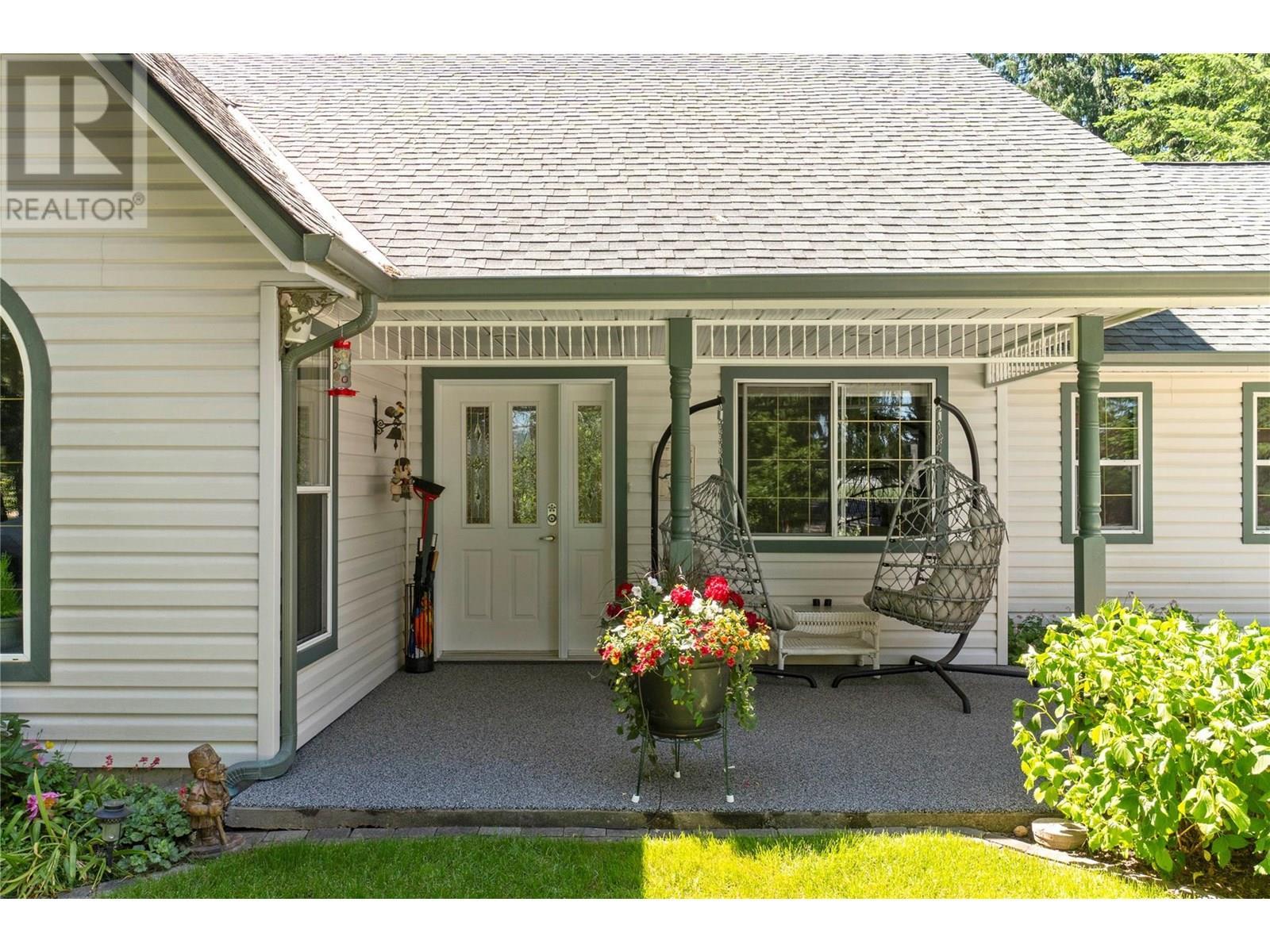 1047 Wharf Road. Scotch Creek, British Columbia