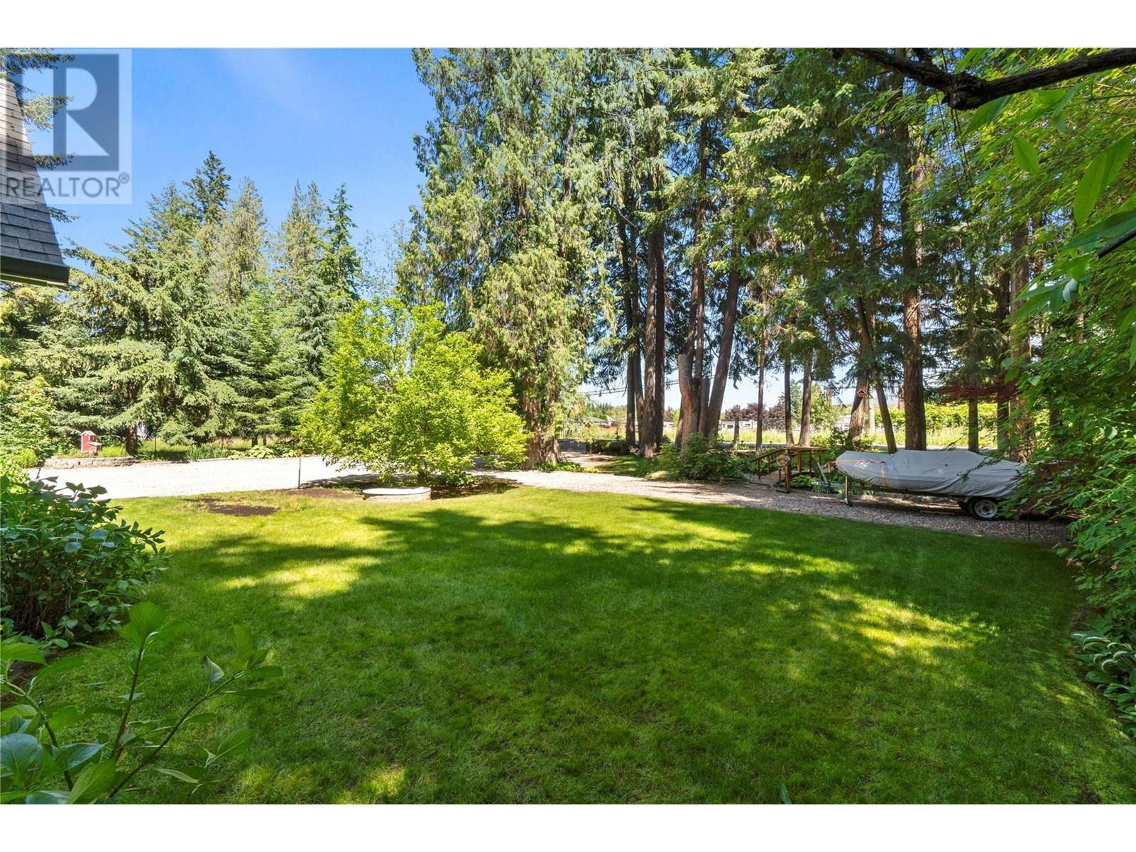 1047 Wharf Road. Scotch Creek, British Columbia