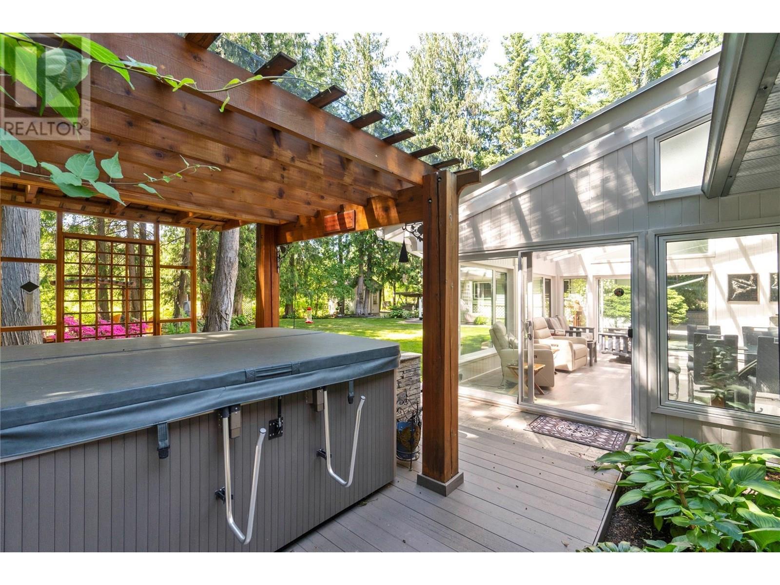 1047 Wharf Road. Scotch Creek, British Columbia