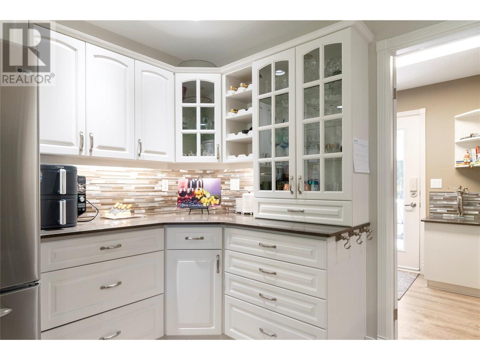 1047 Wharf Road. Scotch Creek, British Columbia