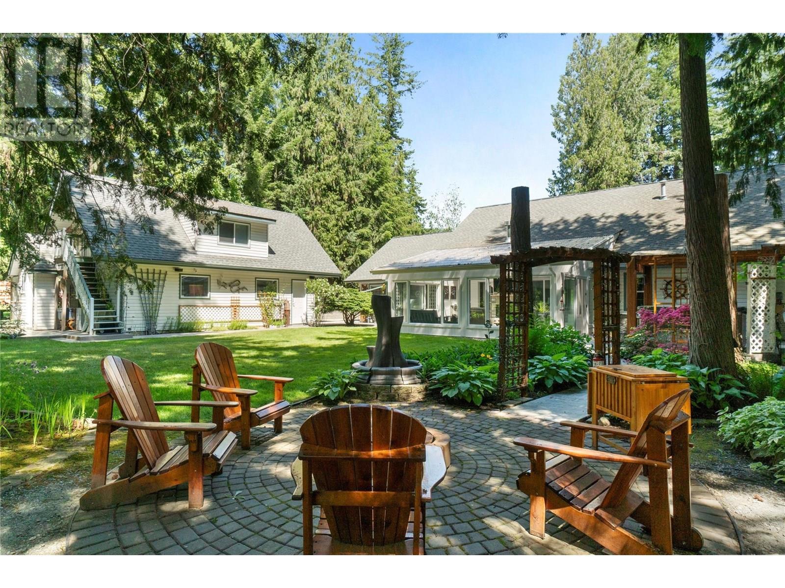 1047 Wharf Road. Scotch Creek, British Columbia