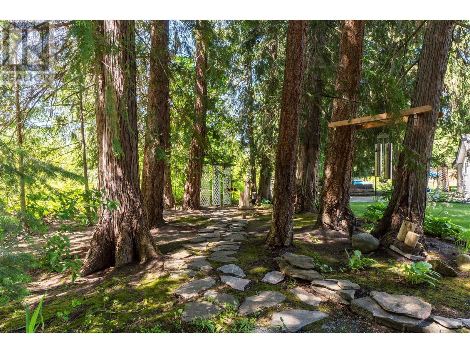 1047 Wharf Road. Scotch Creek, British Columbia