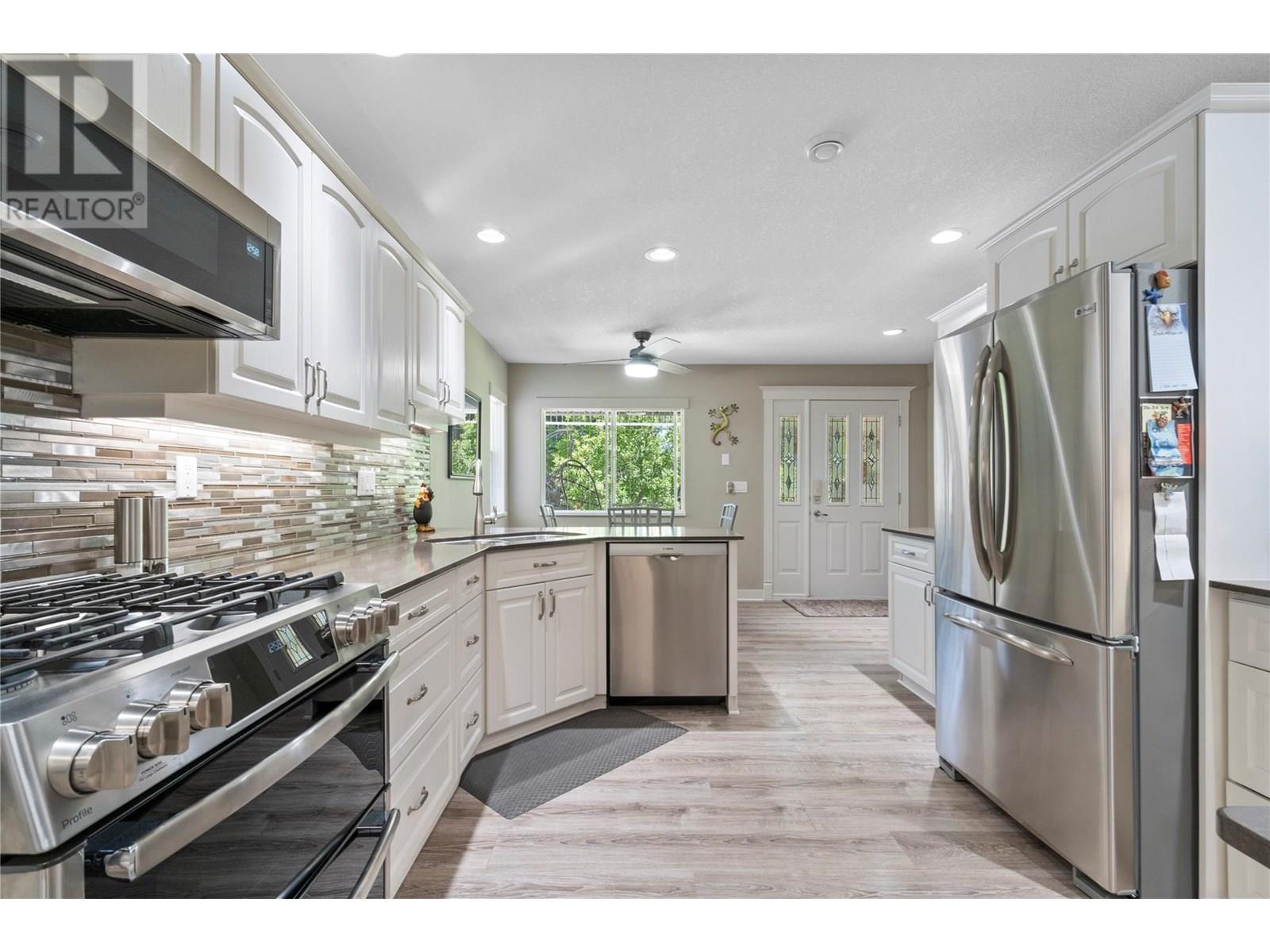 1047 Wharf Road. Scotch Creek, British Columbia