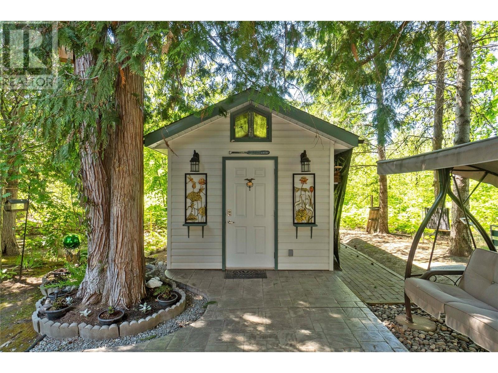 1047 Wharf Road. Scotch Creek, British Columbia