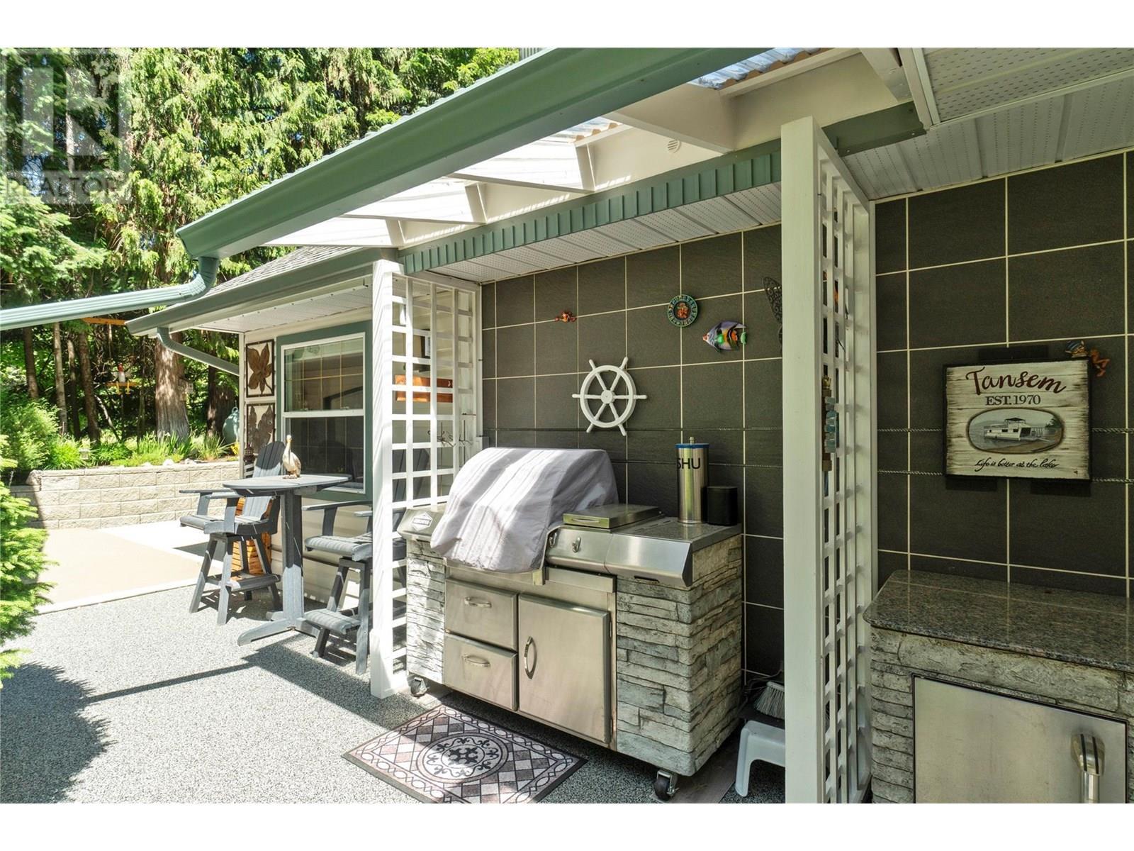 1047 Wharf Road. Scotch Creek, British Columbia