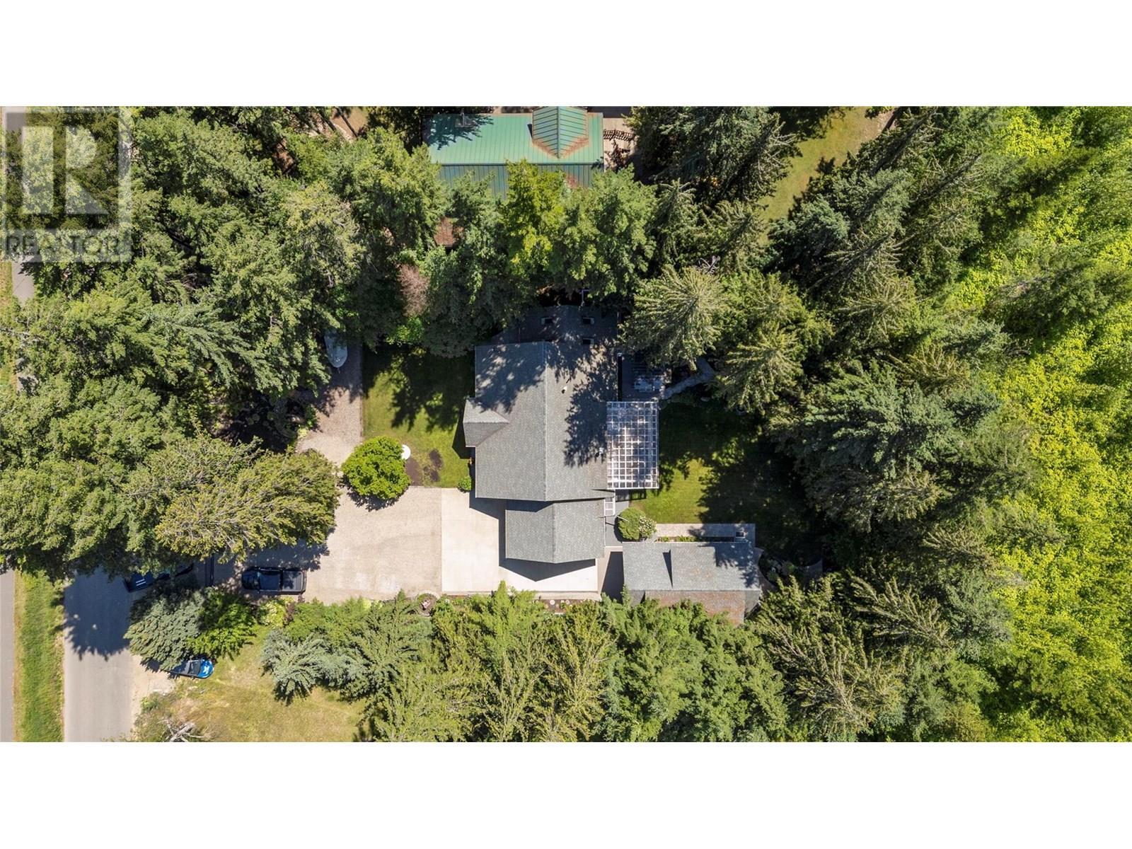 1047 Wharf Road. Scotch Creek, British Columbia