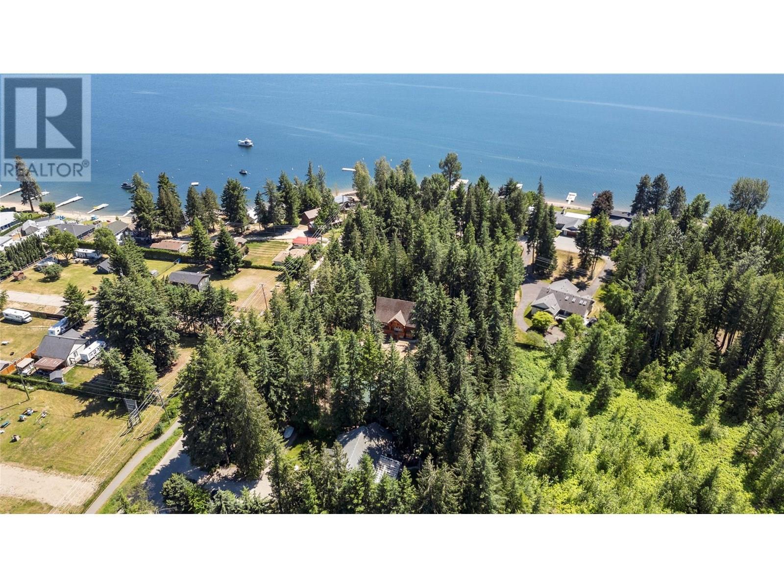 1047 Wharf Road. Scotch Creek, British Columbia