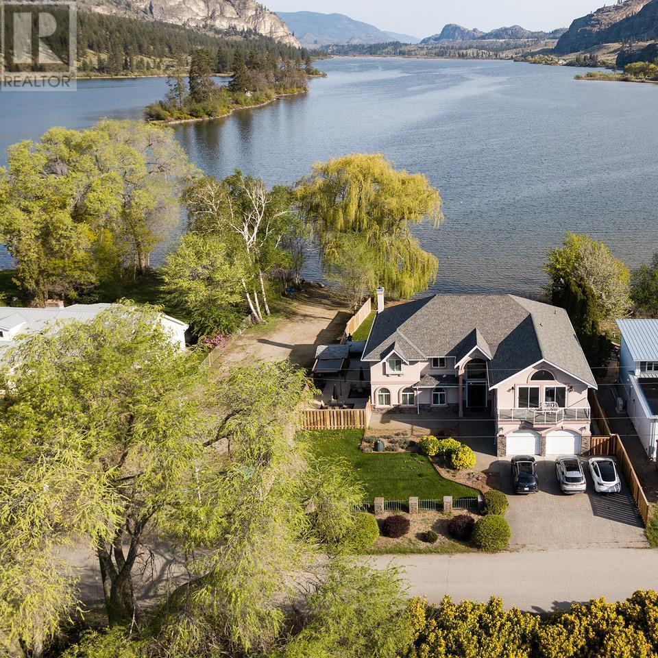 166 Sundial Road. Oliver, British Columbia