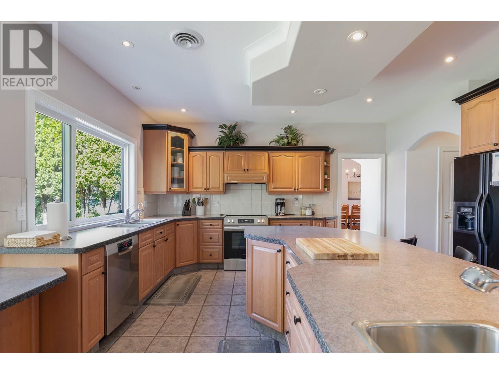 166 Sundial Road. Oliver, British Columbia