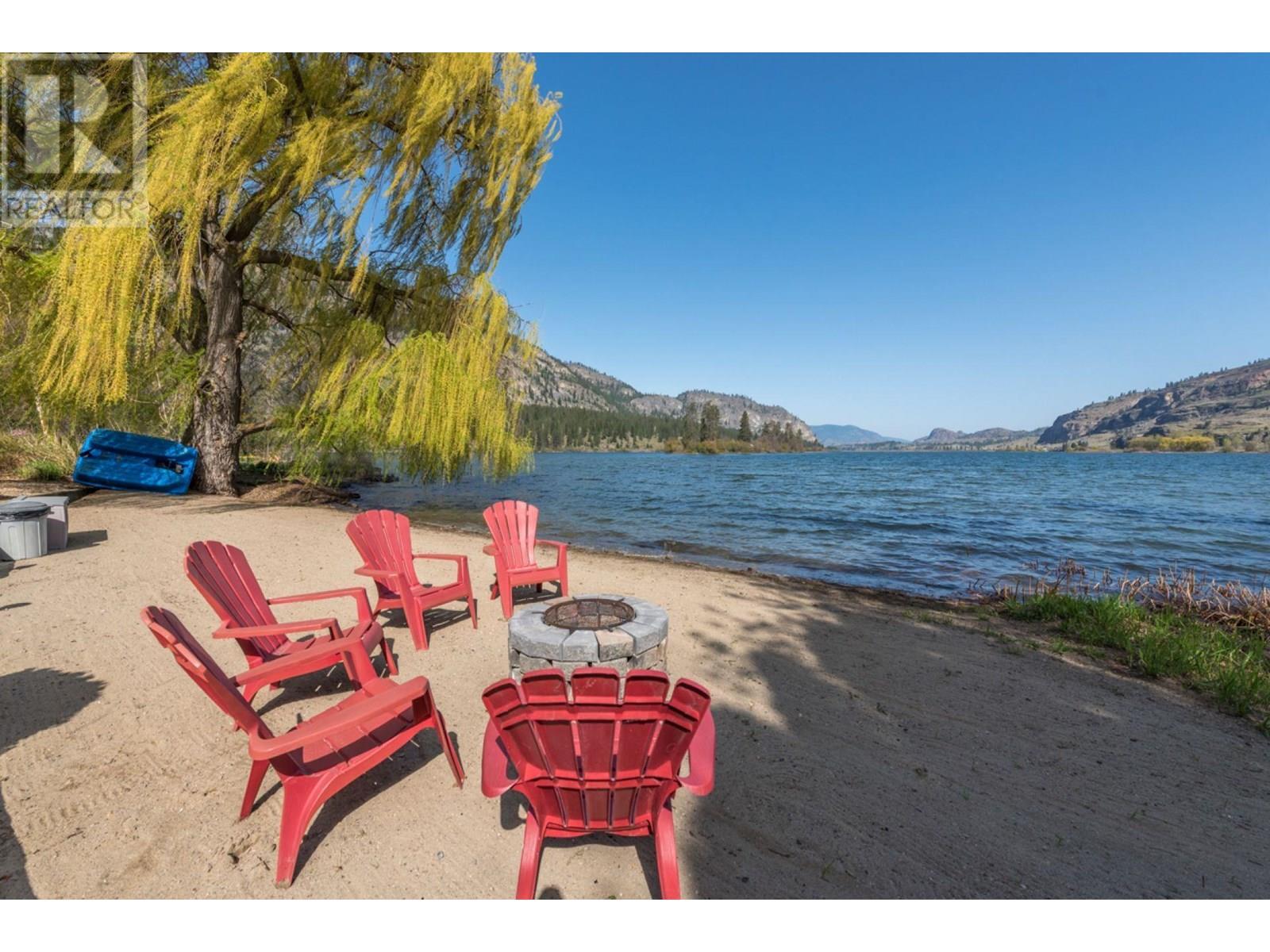 166 Sundial Road. Oliver, British Columbia