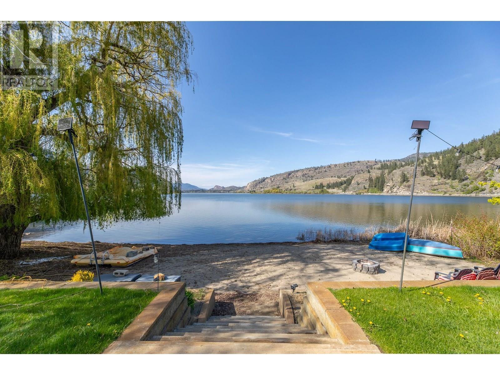 166 Sundial Road. Oliver, British Columbia