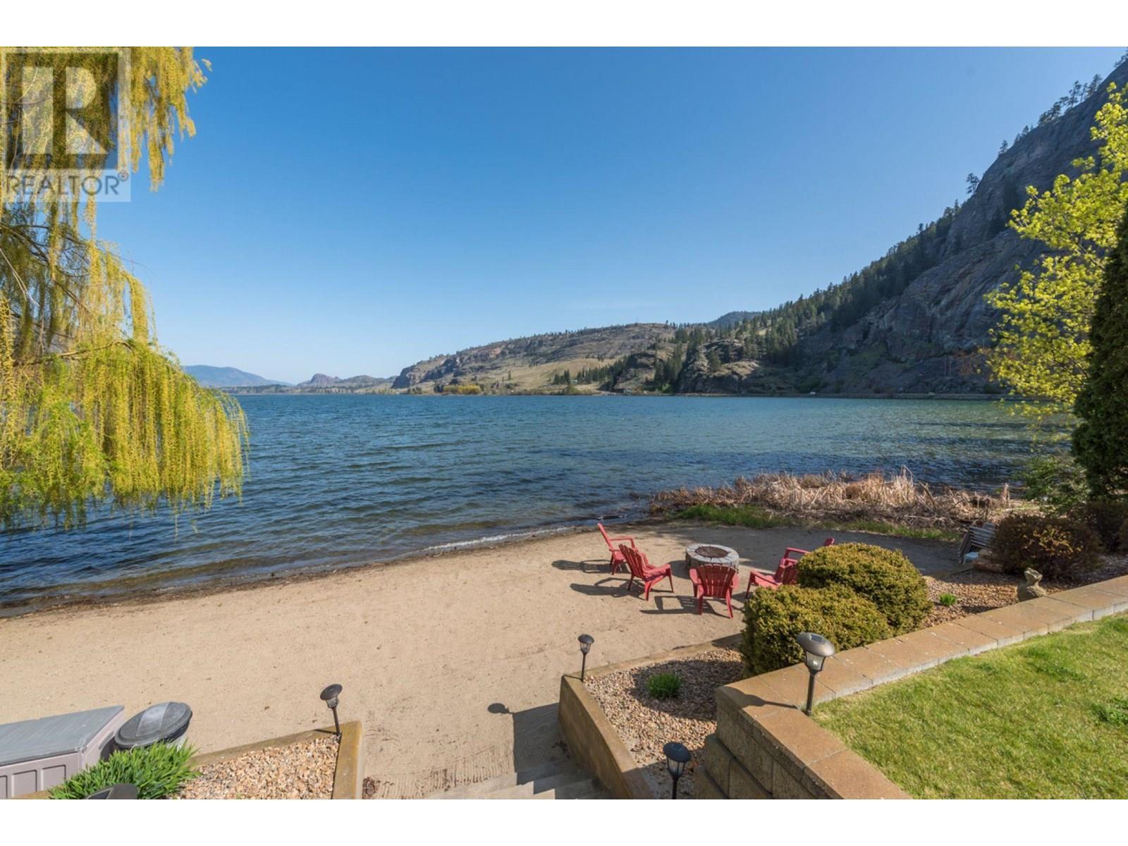 166 Sundial Road. Oliver, British Columbia