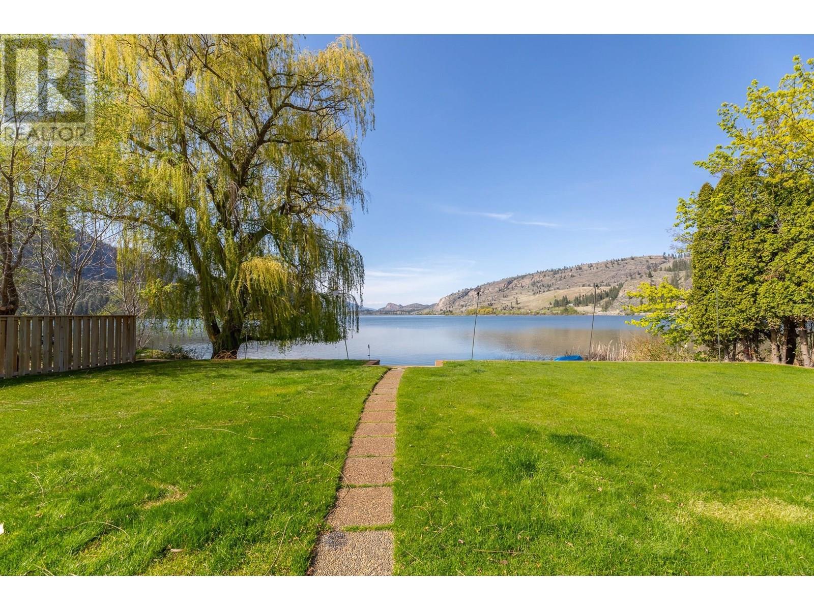 166 Sundial Road. Oliver, British Columbia