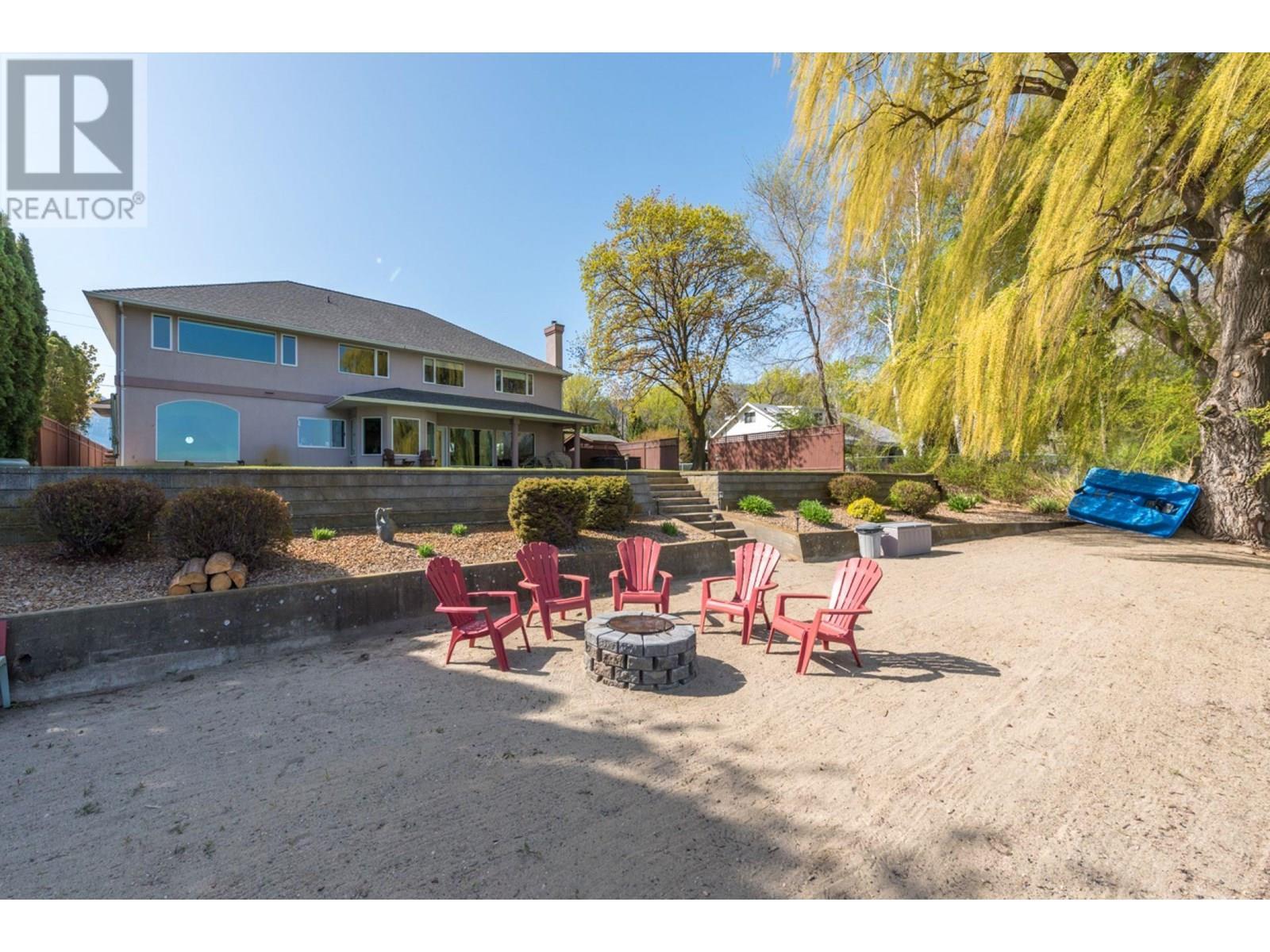 166 Sundial Road. Oliver, British Columbia