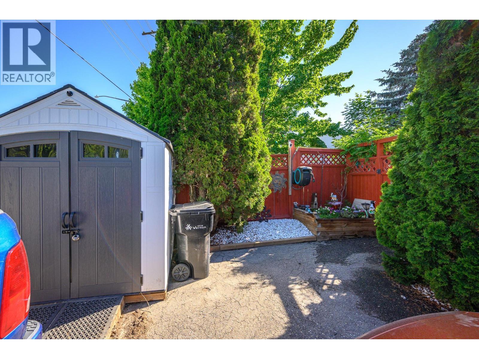 1041 11 Avenue Unit# 3. Vernon, British Columbia