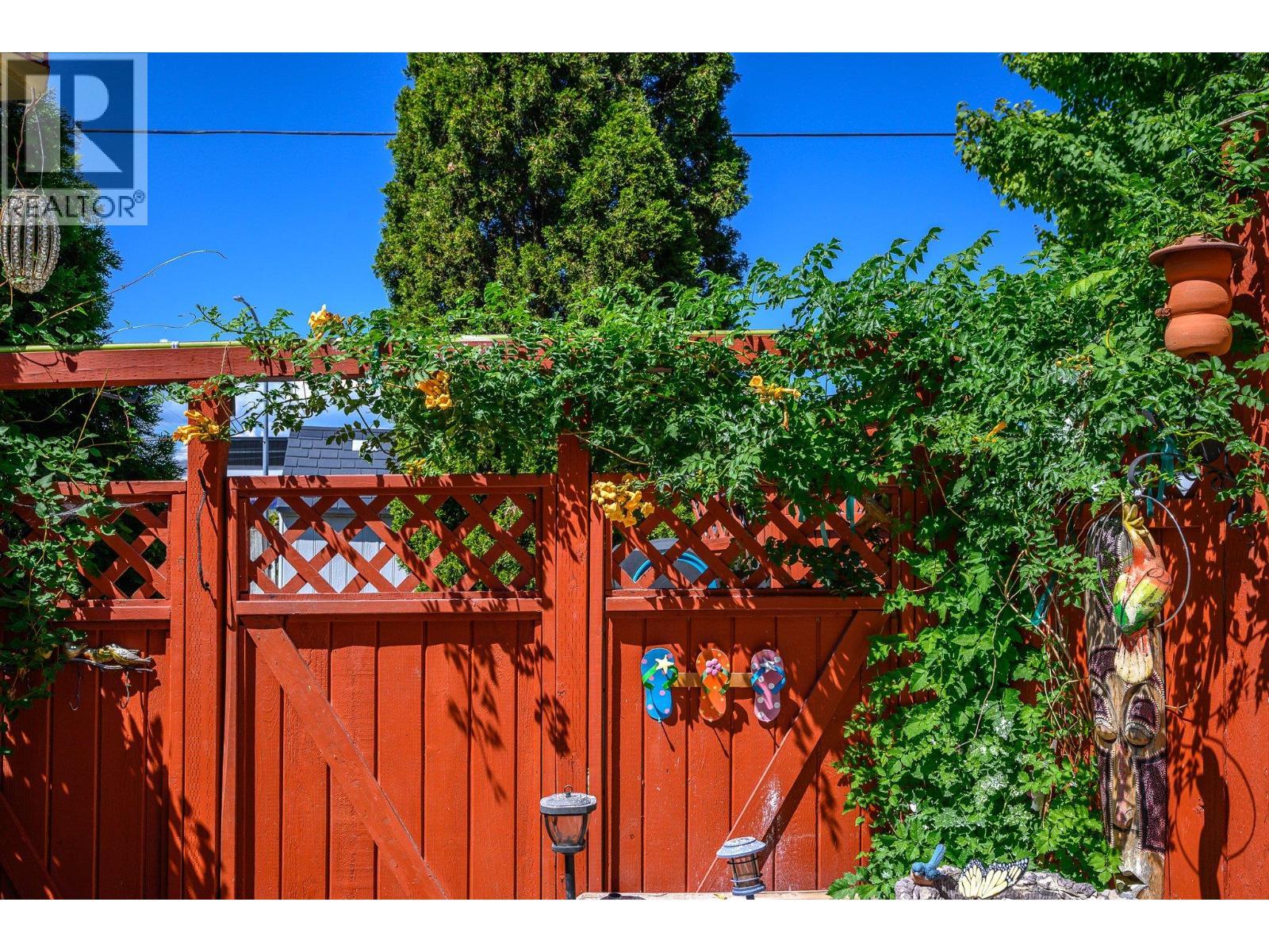 1041 11 Avenue Unit# 3. Vernon, British Columbia