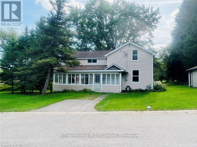 476 Hamilton Street, Huron-Kinloss (lucknow)