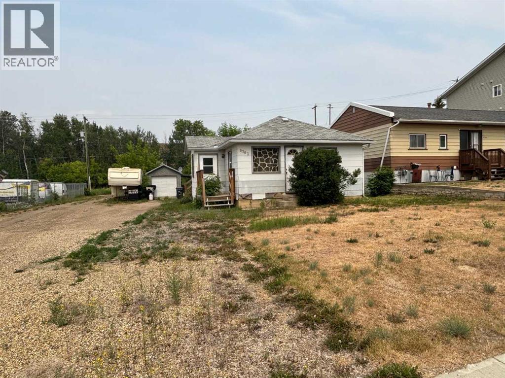 9702 94 Avenue, Peace River