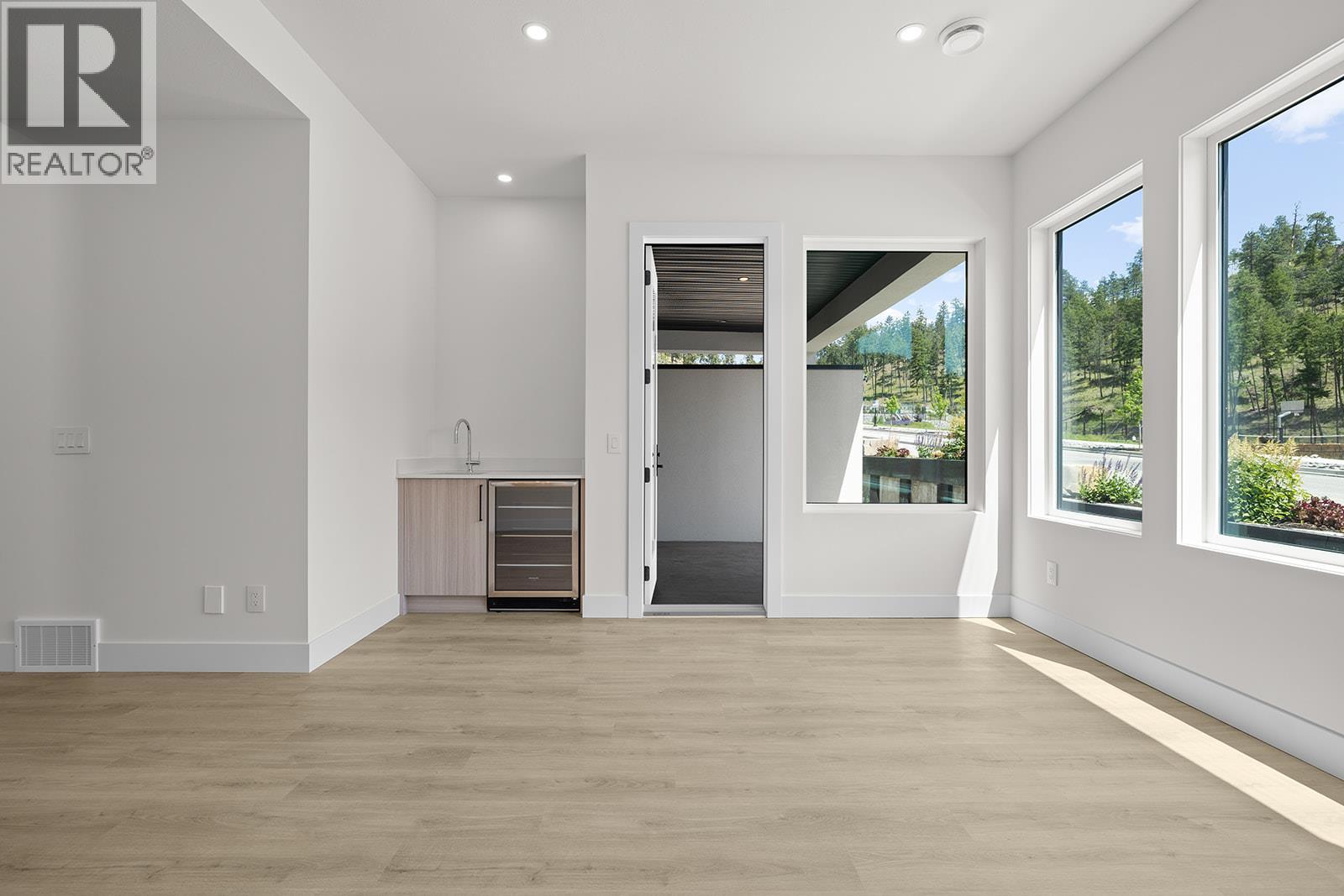 3462 Hilltown Close. Kelowna, British Columbia