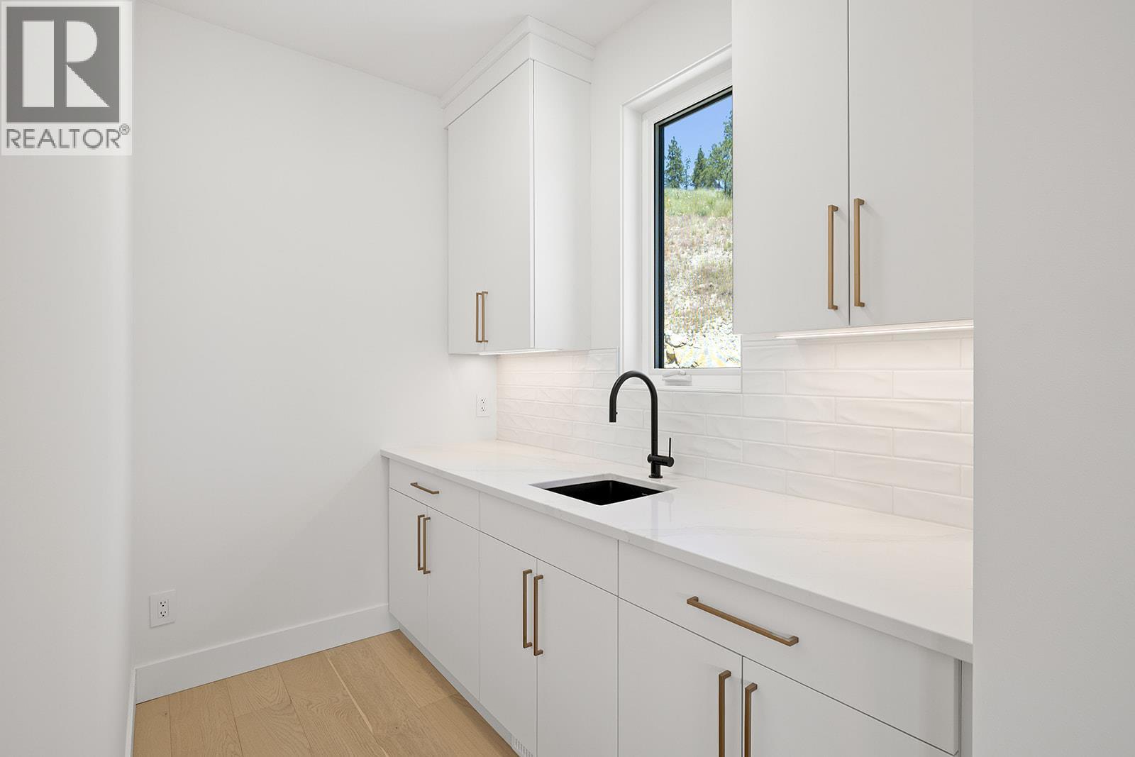 3462 Hilltown Close. Kelowna, British Columbia