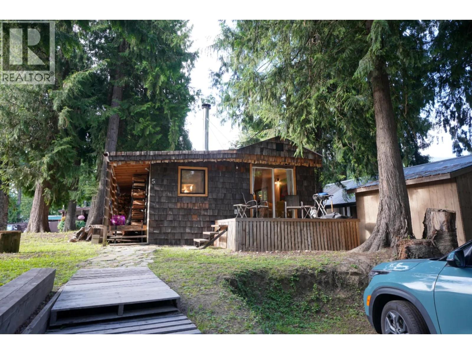 1079 Lundell Road Unit# 5. Revelstoke, British Columbia