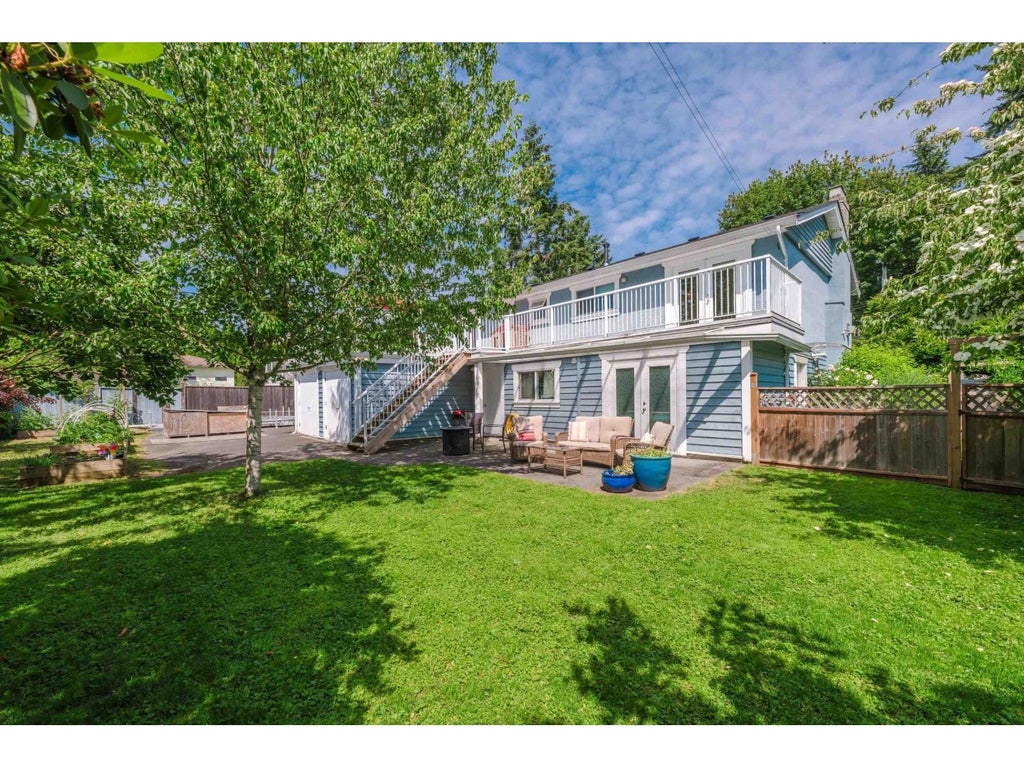 8823 Nash Street, Langley