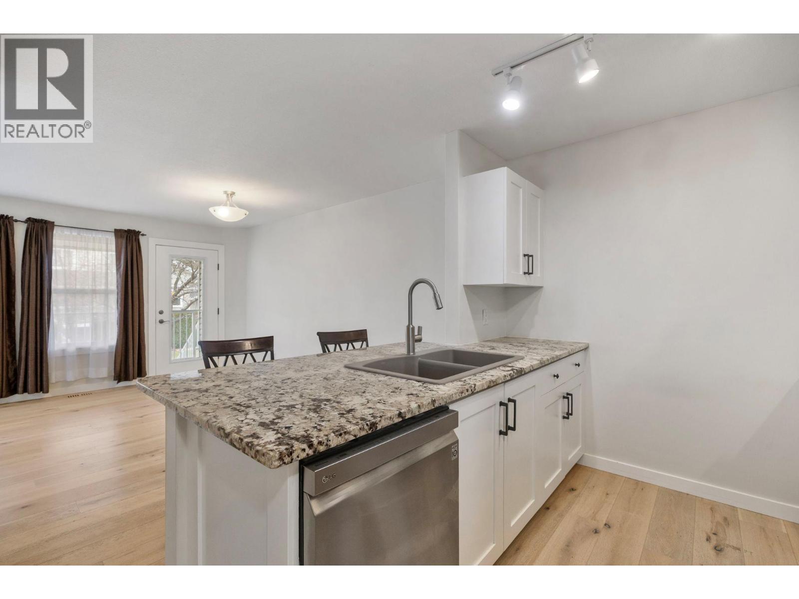 5460 Clements Crescent Unit# 107. Peachland, British Columbia