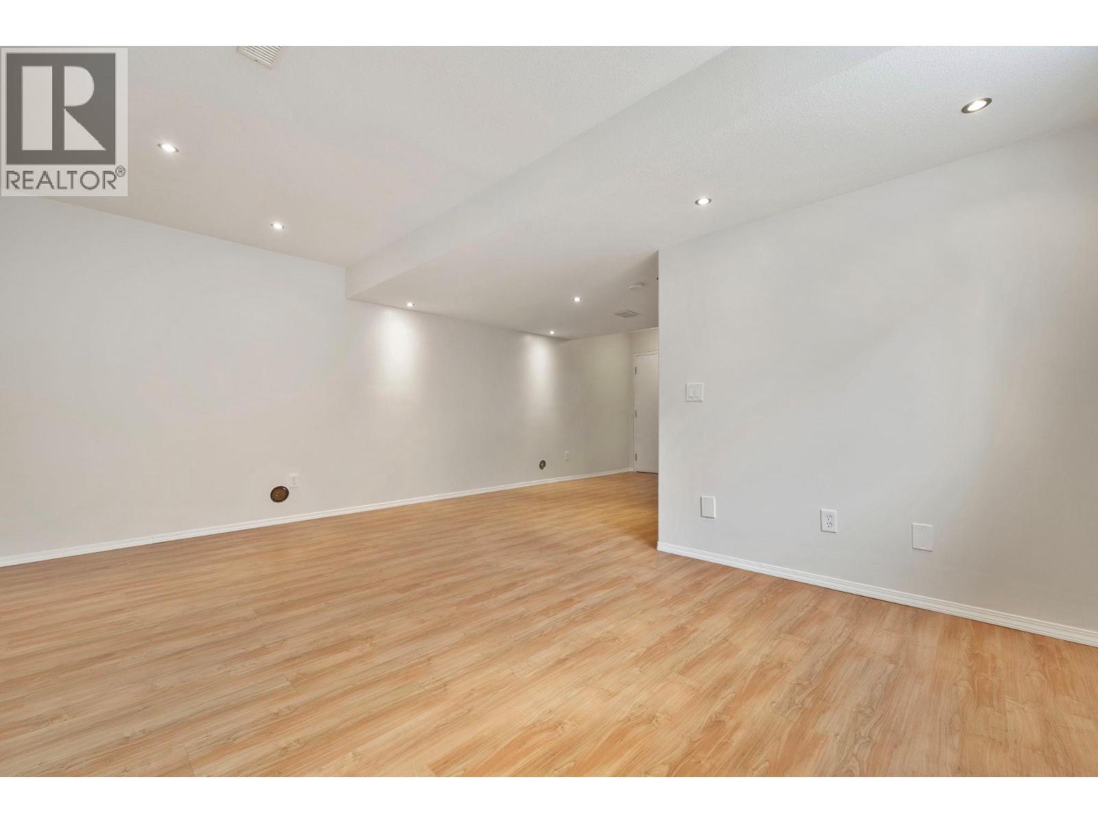 5460 Clements Crescent Unit# 107. Peachland, British Columbia