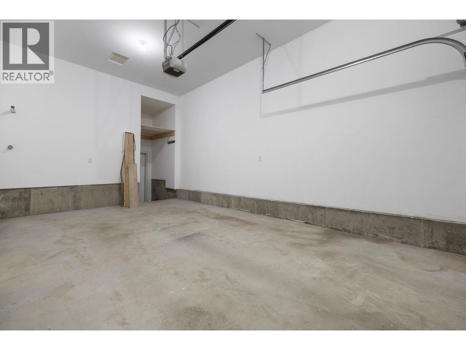 5460 Clements Crescent Unit# 107. Peachland, British Columbia