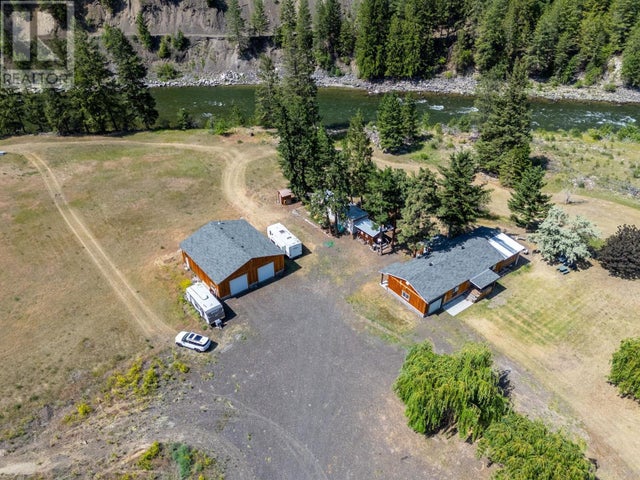 6097 Highway 3, Hedley