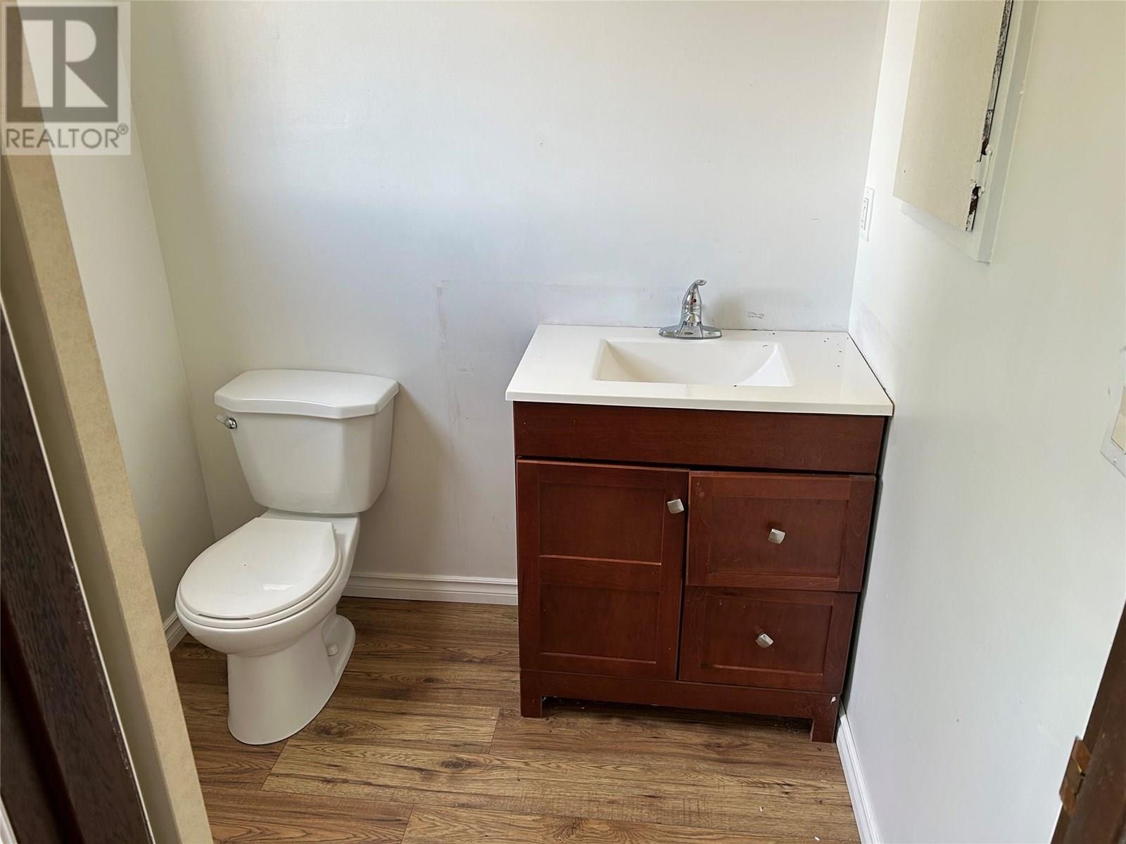 2571 Lakeshore Road. Vernon, British Columbia