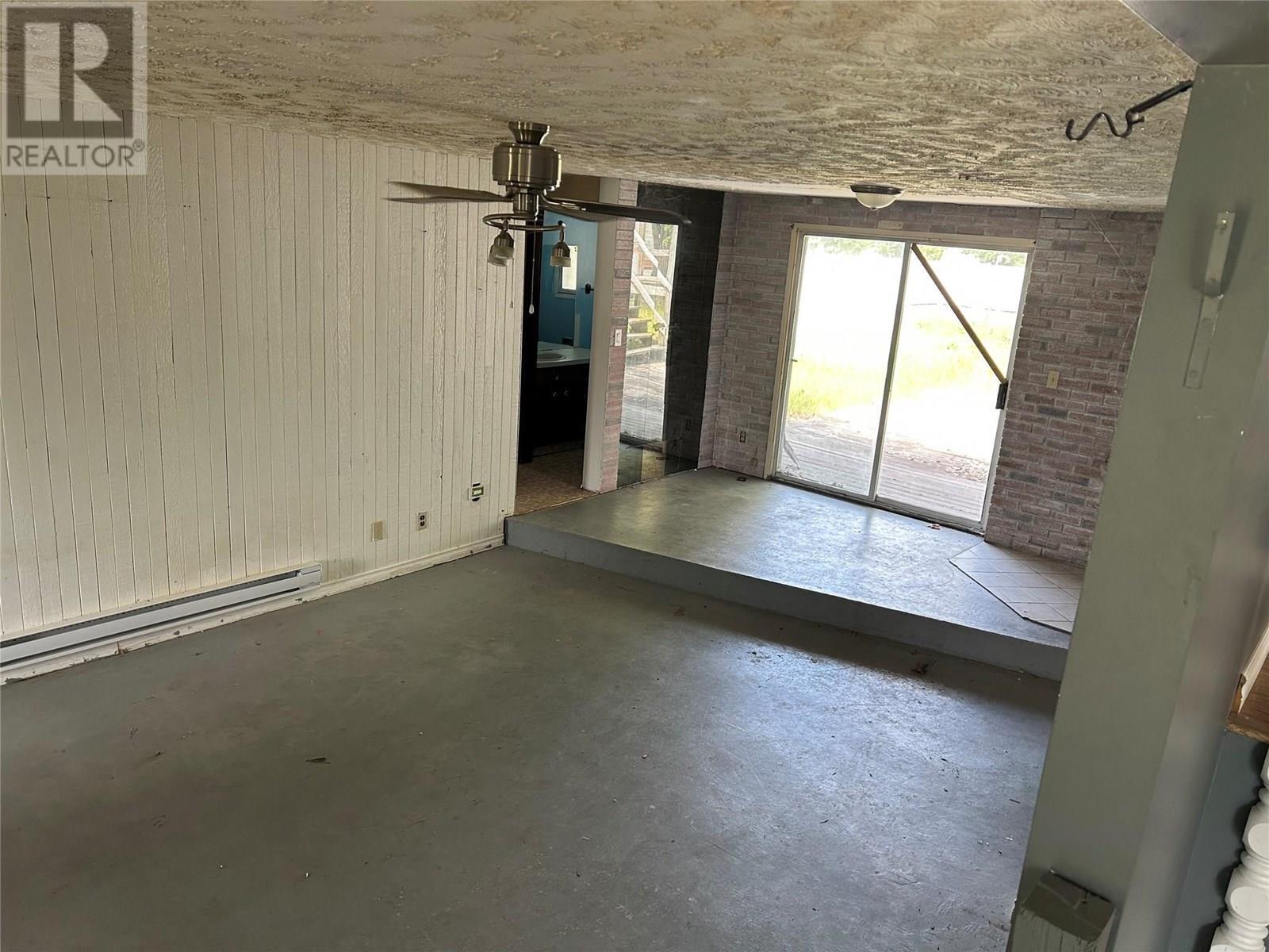 2571 Lakeshore Road. Vernon, British Columbia