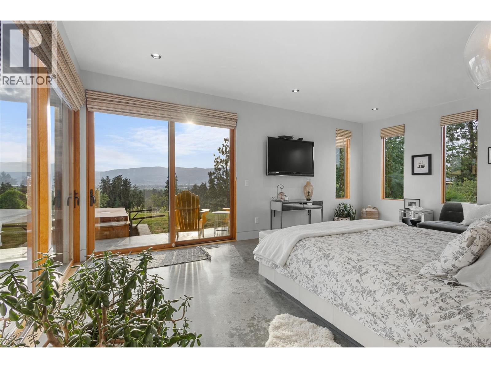 3194 Dunster Road. Kelowna, British Columbia