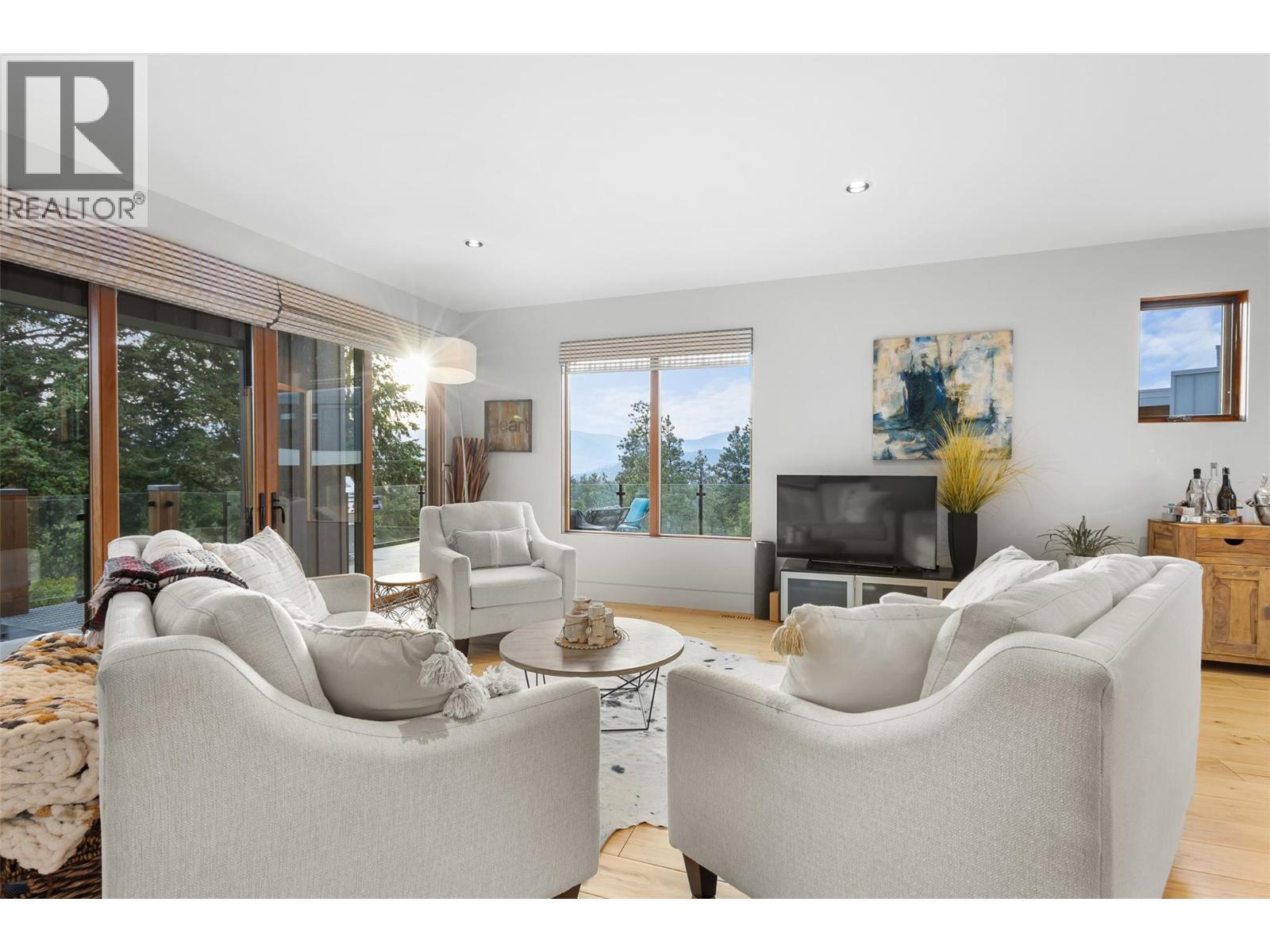 3194 Dunster Road. Kelowna, British Columbia