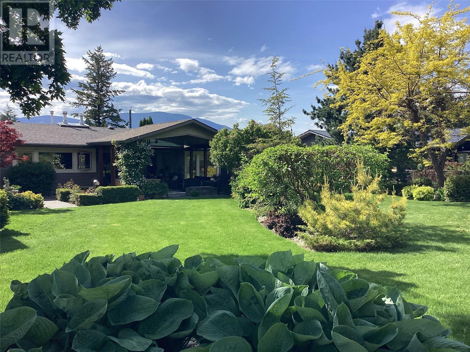 2150 28 Street Ne. Salmon Arm, British Columbia