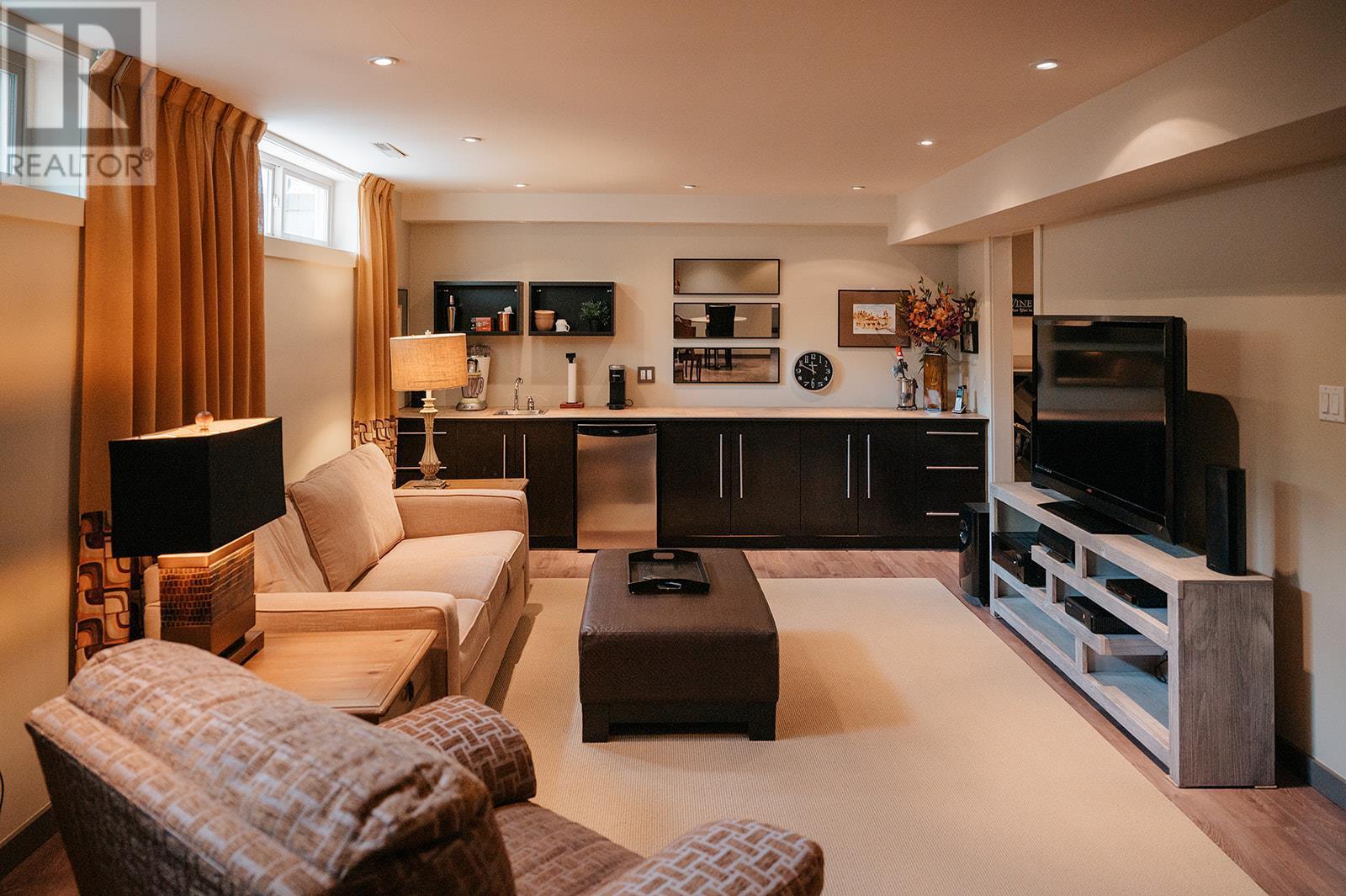 2150 28 Street Ne. Salmon Arm, British Columbia