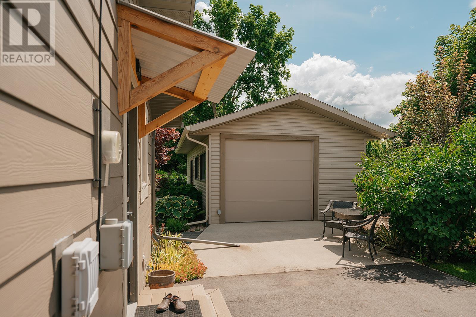 2150 28 Street Ne. Salmon Arm, British Columbia