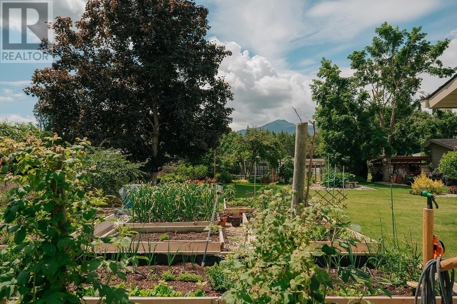 2150 28 Street Ne. Salmon Arm, British Columbia