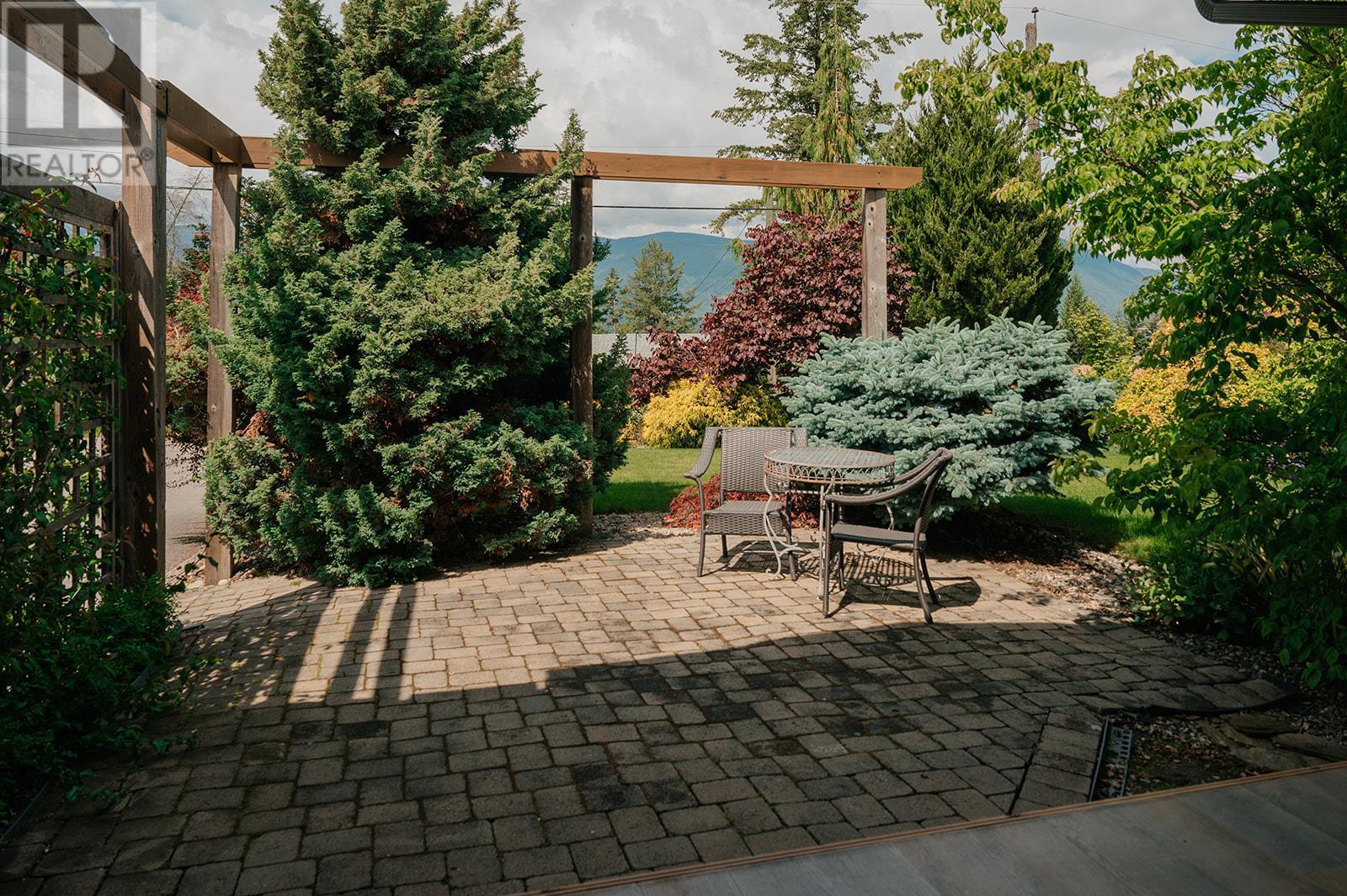 2150 28 Street Ne. Salmon Arm, British Columbia