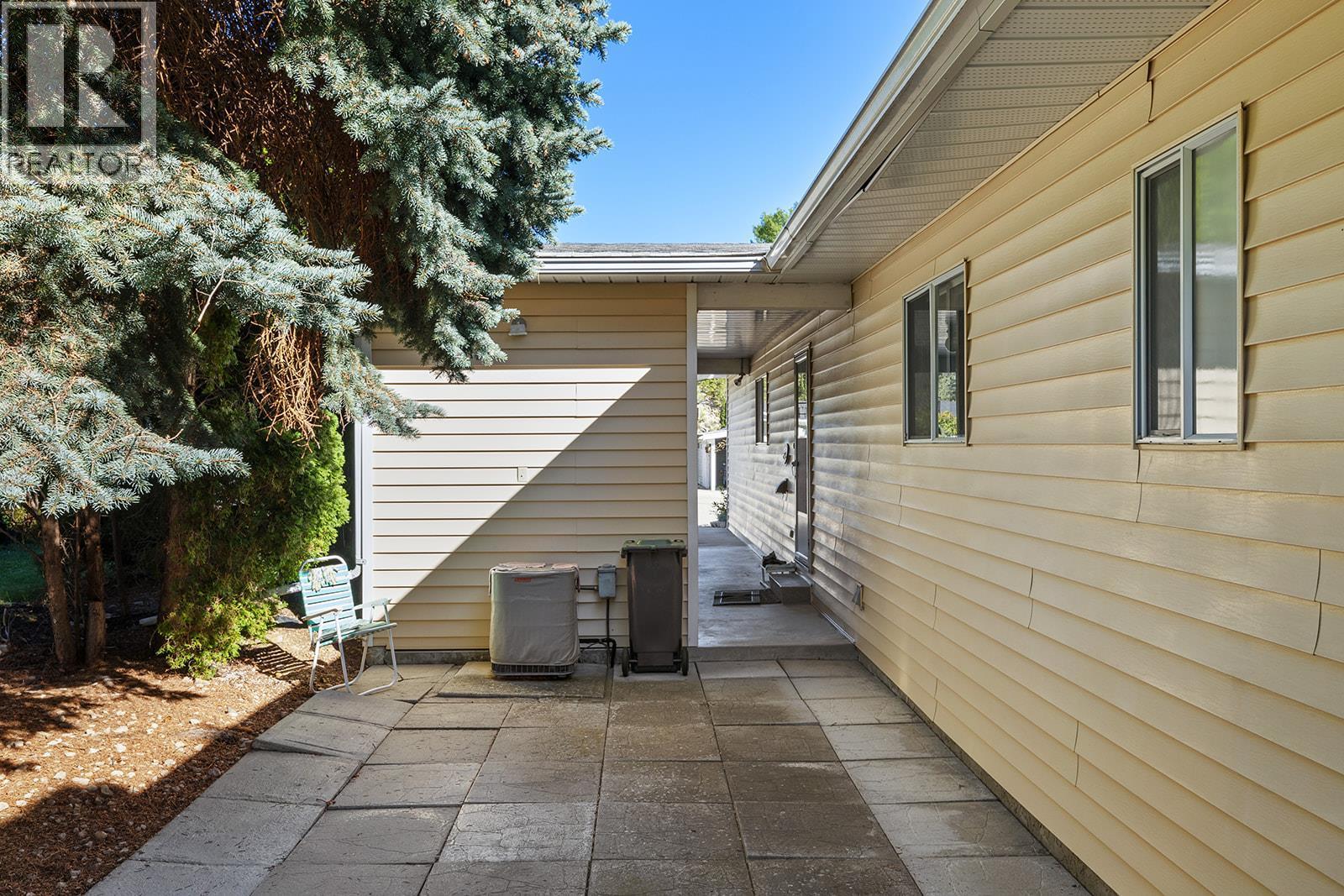 17017 Snow Avenue Unit# 3. Summerland, British Columbia