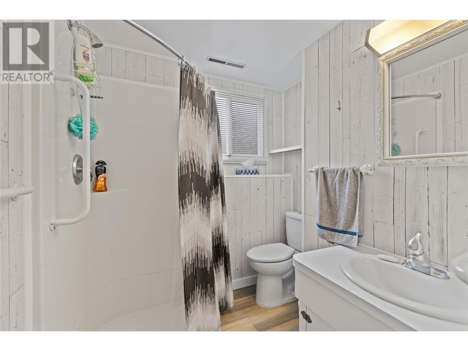 1431 15 Street Se. Salmon Arm, British Columbia