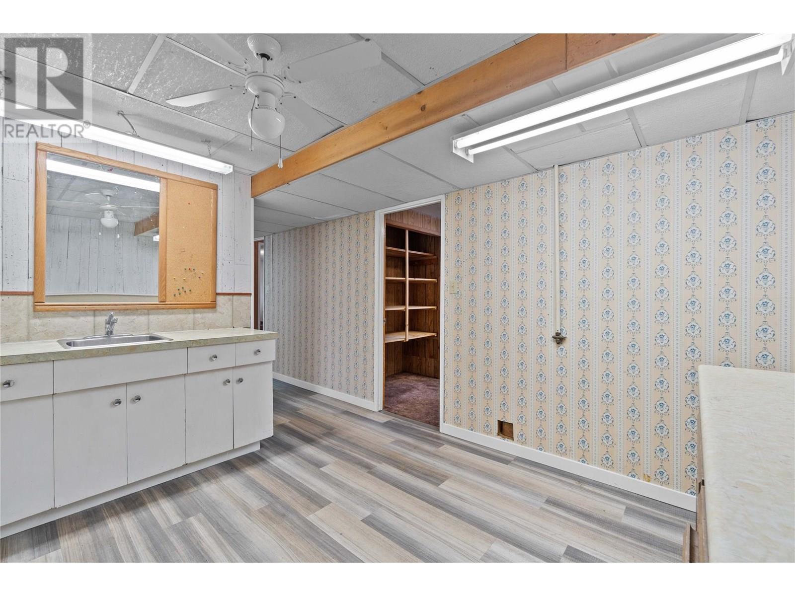 1431 15 Street Se. Salmon Arm, British Columbia