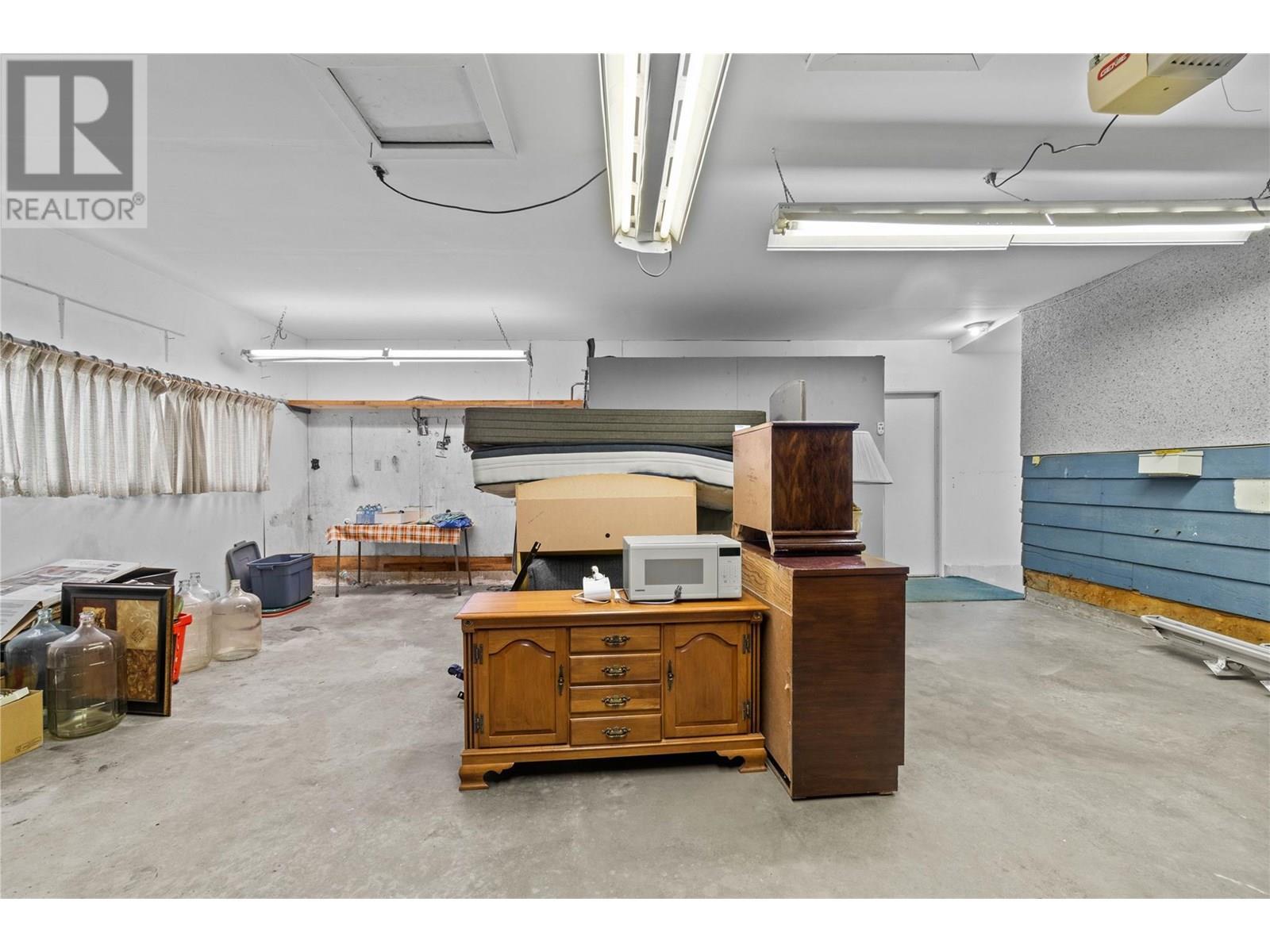 1431 15 Street Se. Salmon Arm, British Columbia