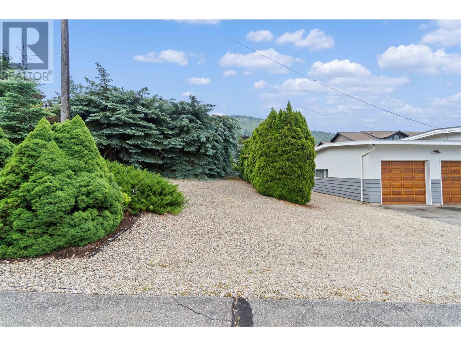 1431 15 Street Se. Salmon Arm, British Columbia